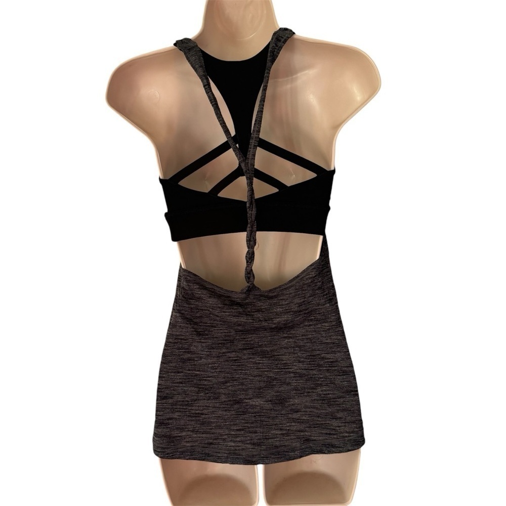 Lululemon Twist & Toil Tank heathered gray & black with attached strappy bra, 4.